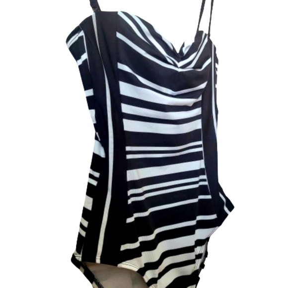 NWOT Kenneth Cole Black & White Stripe 1 Pc Swimsuit, Sz L - Picture 3 of 15